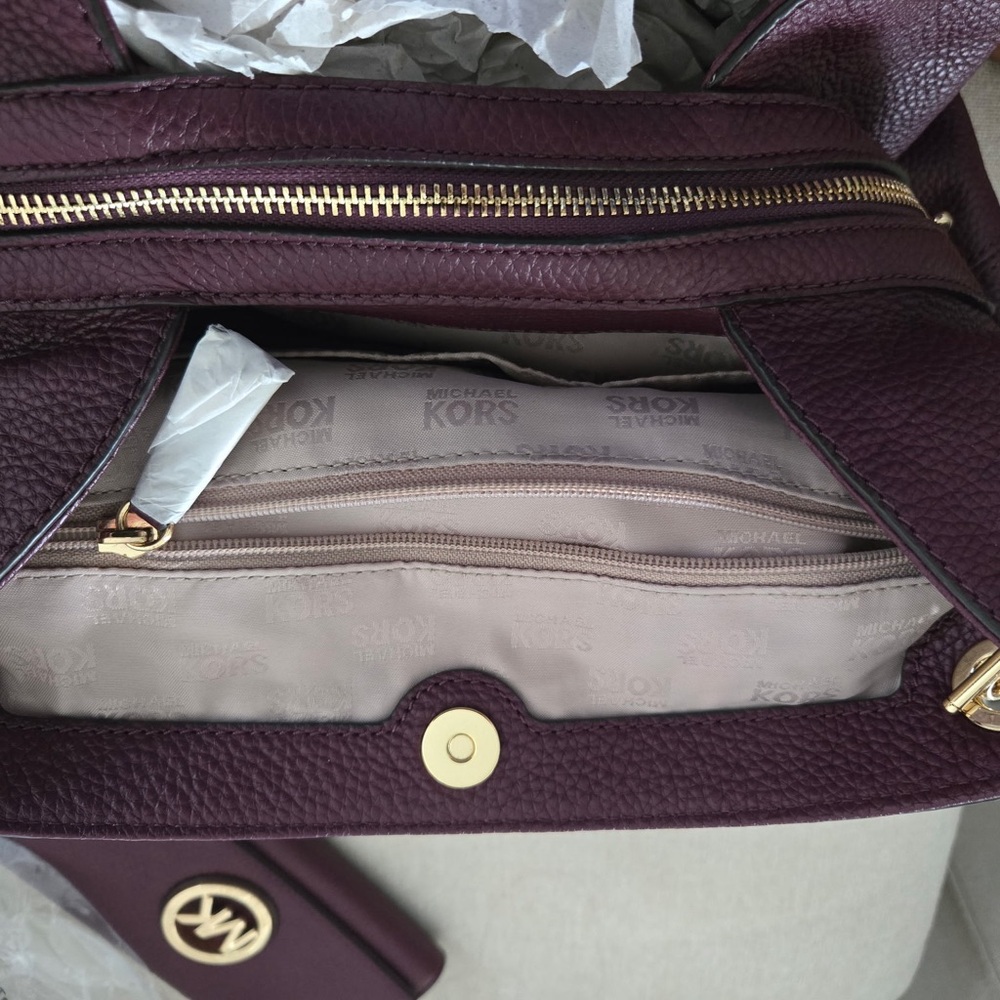 NWT Michael Kors Plum Leather Shoulder Bag and Wallet - Picture 5 of 8